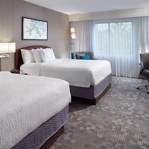 Queen Room 2 Queen Beds